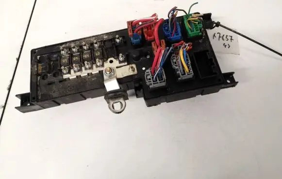 Volvo V70 Fuse box set 8637841 518322326