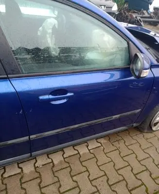 Volvo V50 Front door