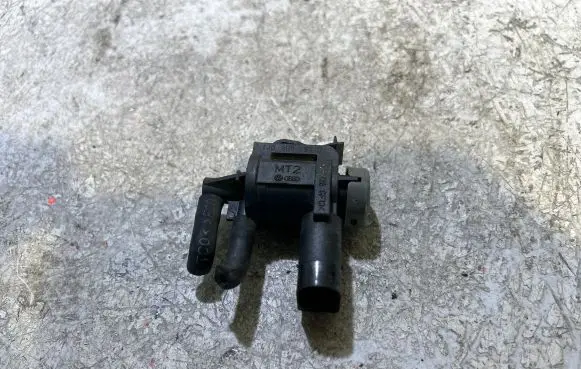Skoda Octavia Mk1 (1U) Turbo solenoid valve 1J0906283C