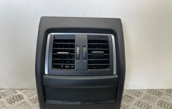 BMW 4 F36 Gran coupe Rear air vent grill 9207330