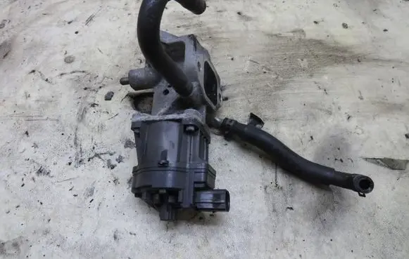 Mazda 3 II EGR valve SH01-K5T70874