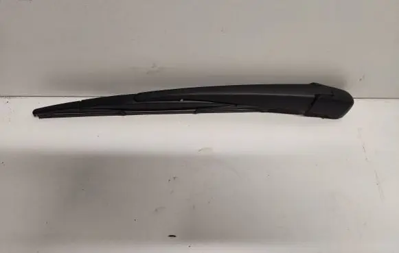 Rear wiper blade arm