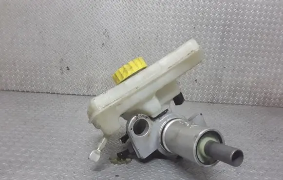 Audi A6 S6 C6 4F Master brake cylinder