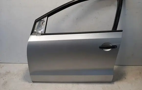 Volkswagen Polo V 6R Front door 