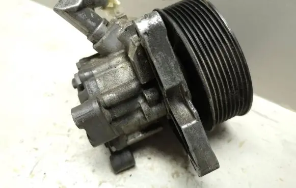 Mercedes-Benz ML W164 Power steering pump A0064663201 7693955290
