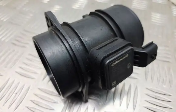 Nissan Juke I F15 Mass air flow meter 8200682558 H8200702517 5WK97021