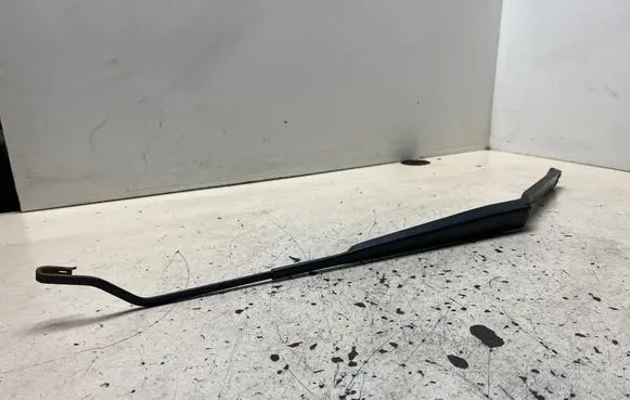 Nissan X-Trail T30 Front wiper blade arm B46LA