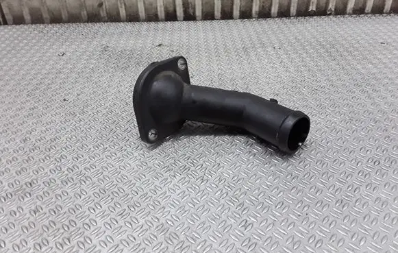 Volkswagen Touran I Engine coolant pipe/hose 06A121121C