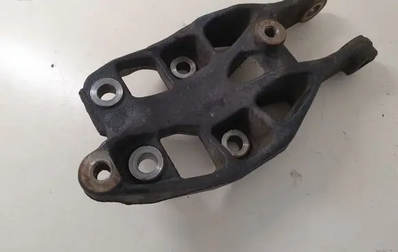 Mini Cooper Countryman R60 Engine mounting bracket 9812036