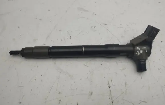 Mazda CX-5 Fuel injector SH0113H50 01Q01450