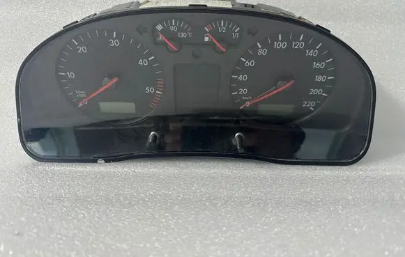 Volkswagen PASSAT B5 Speedometer (instrument cluster) 3B1919860C 0098616182
