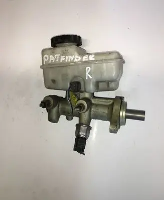 Nissan Pathfinder R51 Master brake cylinder 047558A