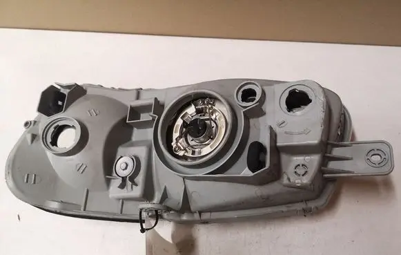 Hyundai Accent Headlight/headlamp 92102250 001107A