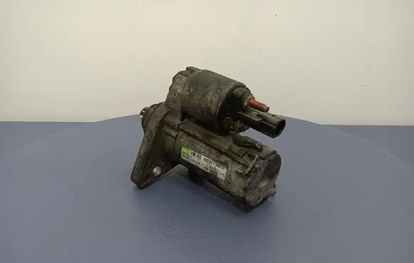 Volkswagen PASSAT B5.5 Starter motor 02Z911023G