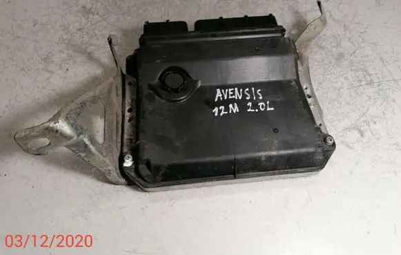 Toyota Avensis T270 Engine control unit/module 8966105F20