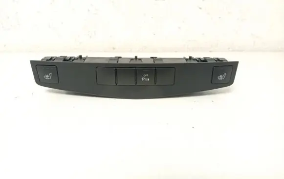 Mercedes-Benz C W204 Seat heating switch A2048704310