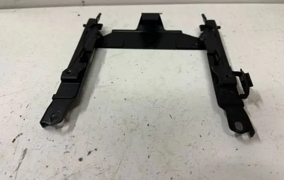 Mercedes-Benz E W211 Other engine bay part A2115459140