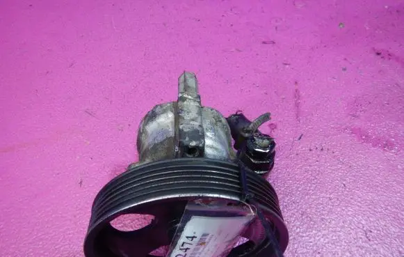 Peugeot Partner Power steering pump 9637000980