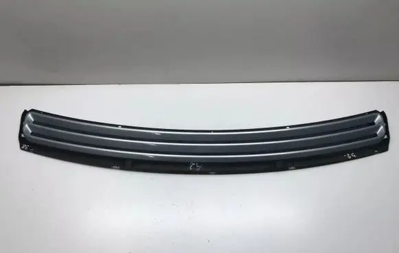 Audi A2 Front bumper upper radiator grill 8Z0819103