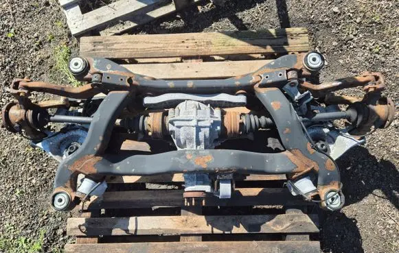 Audi A4 S4 B7 8E 8H Rear axle beam with reductor 