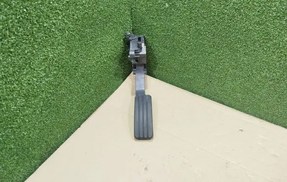 Renault Trafic III (X82) Accelerator throttle pedal 180024289R