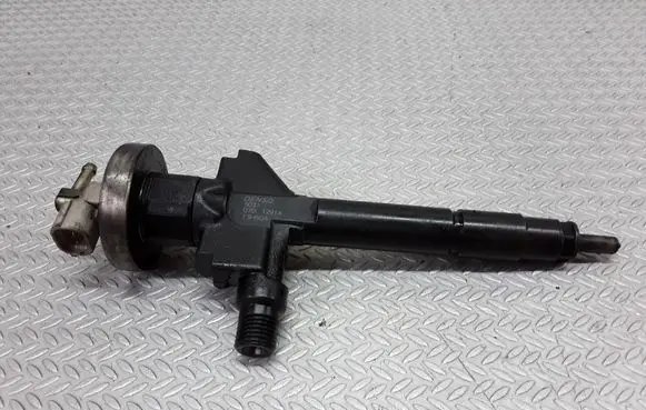 Mazda 6 Fuel injector