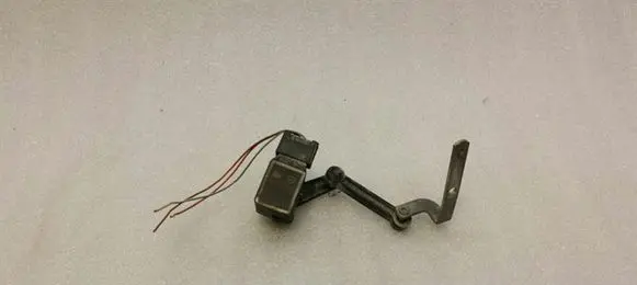 Mercedes-Benz ML W164 Headlight/headlamp level sensor A0105427717