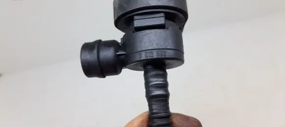 BMW 1 E81 E87 Fuel tank valve 7512582
