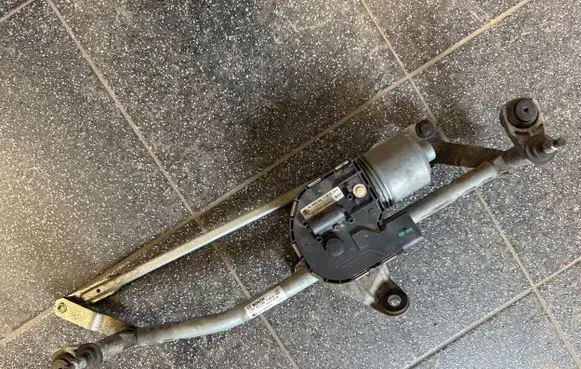 Skoda Yeti (5L) Front wiper linkage and motor 5L1955023