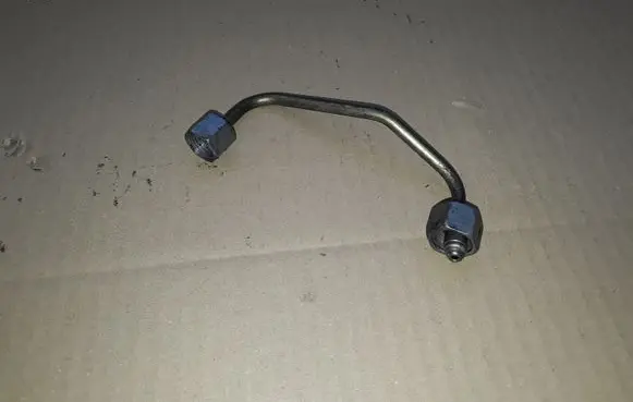 Volkswagen Touareg I Fuel injector supply line/pipe NOCODE