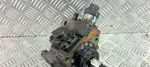 Hyundai i40 Fuel injection high pressure pump 331002A420