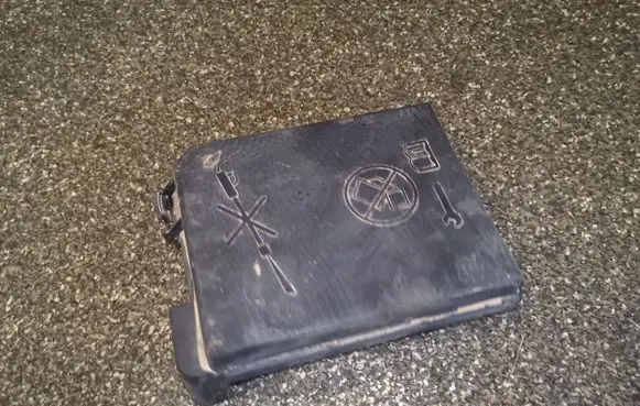 Buick Encore I Fuse box cover 42397201