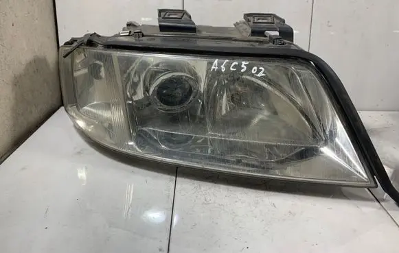 Audi A6 S6 C5 4B Headlight/headlamp 14847400