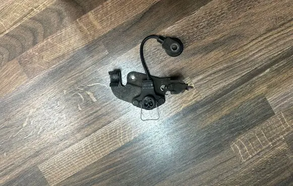 Mercedes-Benz C W203 Detonation knock sensor 0031538028 KS0001