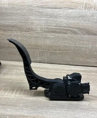 Volkswagen Golf IV Accelerator throttle pedal 1J1723503T 0281002344