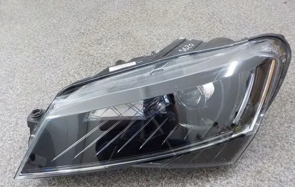 Skoda Superb B8 (3V) Headlight/headlamp