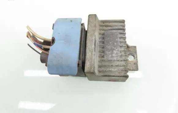Renault Megane II Glow plug pre-heat relay 