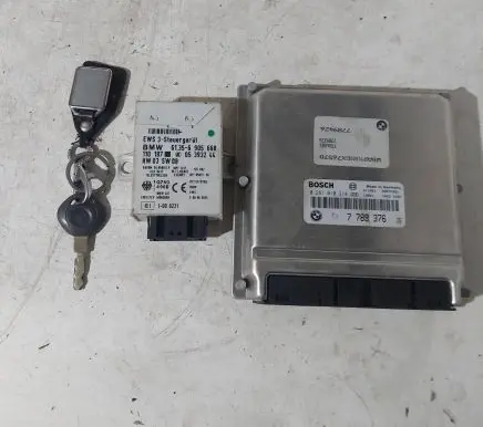 BMW 5 E39 Engine ECU kit and lock set 7789426