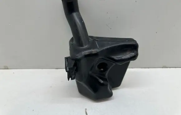 Infiniti G37 Intake resonator JK20F