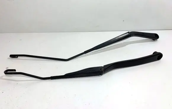 Front wiper blade arm