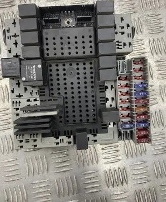 Volvo XC70 Fuse box set 8645410 8645411