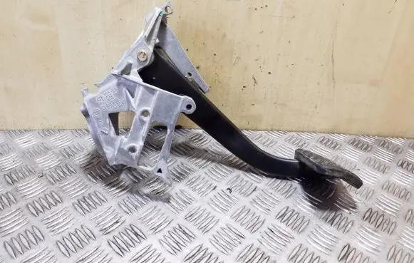 BMW X1 E84 Brake pedal 35006778979 6778979
