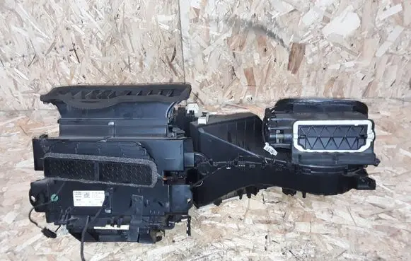 Audi A4 S4 B8 8K Interior heater climate box assembly housing 8K1820005AE