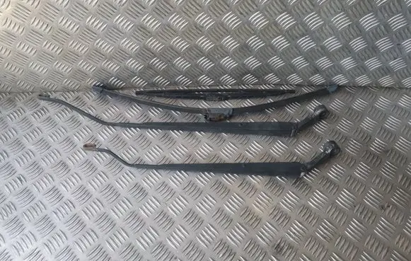 Toyota Corolla Verso AR10 Front wiper blade arm