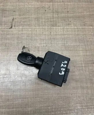 Mercedes-Benz C W203 Ignition lock 2095450508 70770098