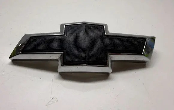 Chevrolet Camaro Manufacturer badge logo/emblem 23269466 23216040