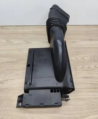 Volvo V70 Air intake duct part 30741368 BT7RA
