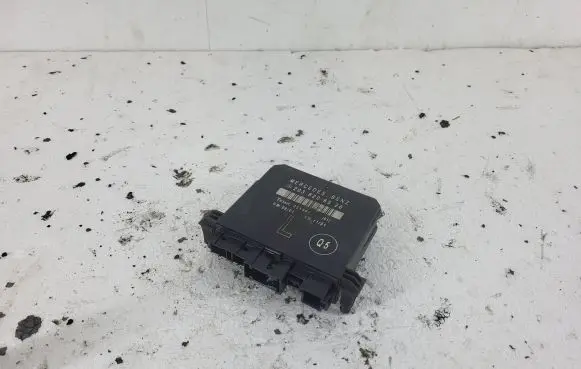 Mercedes-Benz C W203 Door control unit/module 2038206526 351369