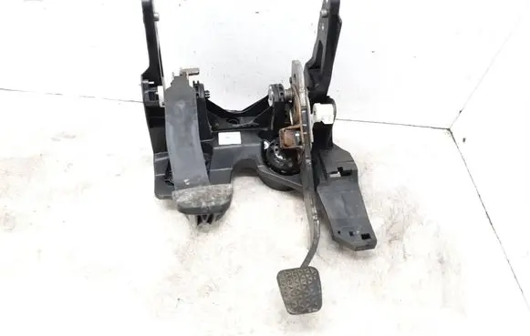 Opel Astra J Pedal assembly 13252175 0000766 512723057