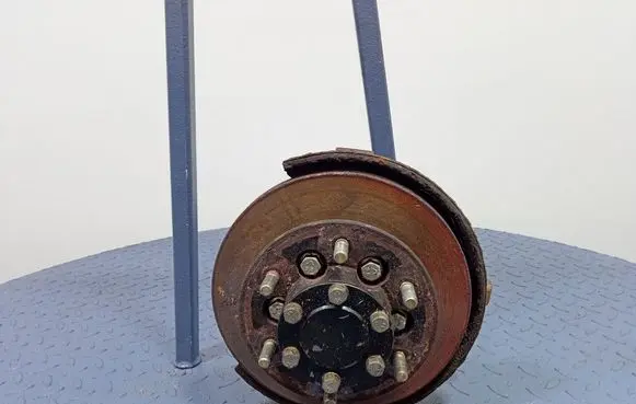 Opel Frontera B Front wheel hub spindle knuckle
